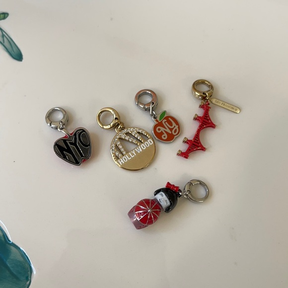 Fossil Big Cities Pendants - Picture 3 of 6